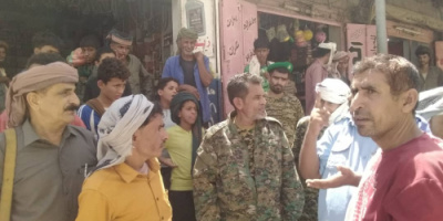 قوات الحزام الأمني بلودر تواصل حملتها لترتيب السوق وفرض النظام