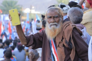 حريق هائل يلتهم أكثر من 150 نخلة في مديرية ساه بحضرموت