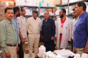 مدير عام الشعيب يتفقد سير العمل في مستشفى الشهداء الثلاثة