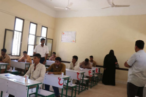 انتقالي المهرة يتفقد المراكز الامتحانية في مديرية الغيضة