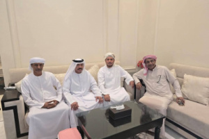 محافظ سقطرى يلتقي السلطان بن عفرار في أبوظبي ويبحثان سبل تعزيز التعاون لخدمة الأرخبيل