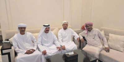 محافظ سقطرى يلتقي السلطان بن عفرار في أبوظبي ويبحثان سبل تعزيز التعاون لخدمة الأرخبيل