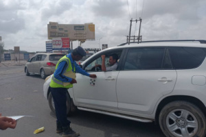 شرطة السير بلحج تواصل فعاليات أسبوع المرور العربي بحملات توعوية واسعة 