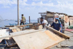 حملة لإزالة أكشاك وغرف عشوائية في صيرة