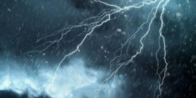 أمطار رعدية “متفرقة إلى غزيرة” خلال الساعات القادمة