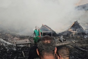 اندلاع حريق هائل في ورشة نجارة بمدينة تريم