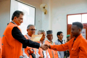  لملس يكرّم العمال المبرزين بصندوق النظافة والتحسين في العاصمة عدن بمناسبة عيد العمال