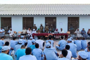 العميد الوالي يكرم الفائزين في مسابقة القرآن الكريم وخريجي محو الأمية بإصلاحية المنصورة المركزية بعدن