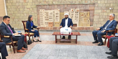 المحرمي يشيد بمواقف فرنسا الداعمة لبلادنا ويؤكد أهمية تعزيز التعاون المشترك