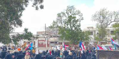 الوقفة الاحتجاجية لنساء محافظة أبين تصدر بيان هام 