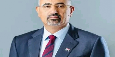 الرئيس الزُبيدي يُعزّي مدير قناة عدن المستقلة بحضرموت عبدالله باجبع في وفاة شقيقه