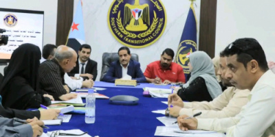 الأمانة العامة تنظم حلقة نقاش عن الحماية القانونية لموظفي القطاع العام والمختلط في عدن