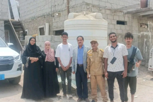 مساعد الأمين العام يقدم واجب العزاء لأسرة كادر الامانة محمد قائد