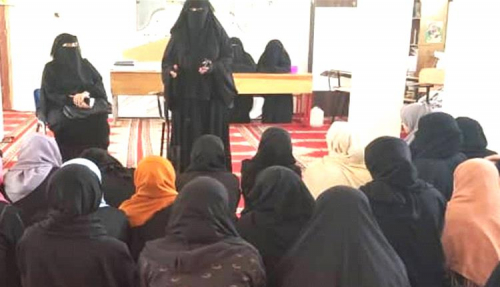 عبدالملك الحوثي يجرّ آلاف البنات في صنعاء إلى معسكرات خطيرة عبدالملك الحوثي يجرّ آلاف البنات في صنعاء إلى معسكرات خطيرة