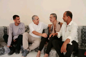 المحامي الشعيبي يزور المناضل العسل للاطمئنان على صحته