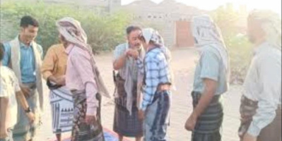 رئيس انتقالي أبين يؤدي صلاة عيد الأضحى المبارك مع جموع المصلين بمودية