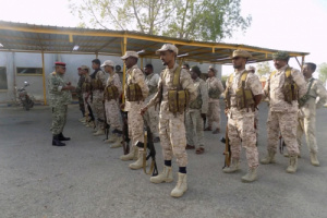 قائد لواء الريان يؤدي صلاة عيد الأضحى المبارك بين منتسبي اللواء ويتبادل التهاني معهم