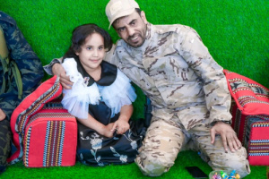العميد وجدي باعوم يزور أسرة الشهيد العقيد أحمد السليماني ويهنئهم بعيد الأضحى 