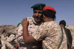 قائد اللواء الخامس حماية رئاسية يزور أبطال الجبهة في الحد بيافع ويشيد بجاهزيتهم العالية