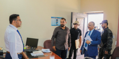وزير النقل يتفقد مستوى الانضباط الوظيفي في ديوان الوزارة بعد انتهاء إجازة العيد