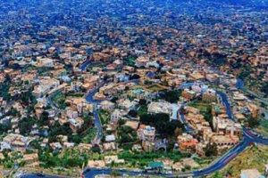 مقتل وإصابة 20 شخصًا جراء انفجار غامض في أحد الأعراس بمحافظة تعز