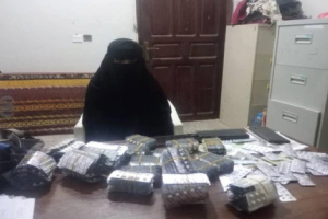 أنثى الموت القادمة من صنعاء.. تفاصيل أخطر عملية تهريب مخدرات تقودها امرأة أجنبية إلى عدن