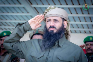 العميد الوالي يُعزي قائد حزام يافع في وفاة والده المناضل عاطف عبد الله الشبحي