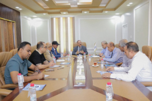  وزير النقل يناقش ترتيبات تسريع تشغيل رحلات شركات الطيران الخاصة