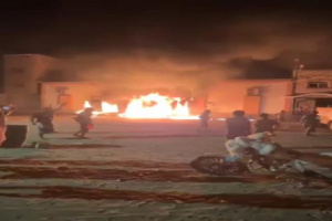 زفاف يتحول إلى كابوس مرعب بلحج.. النيران تلتهم قاعة أفراح وسط صراخ المدعوين
