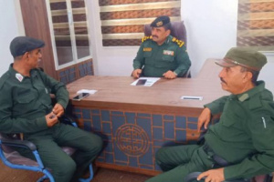 مدير أمن شبوة يطلع على سير العمل بإدارة مكافحة المخدرات