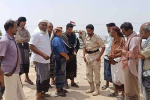 انتقالي ميفعة يتفقد عدداً من المعسكرات والنقاط الأمنية بالمديرية