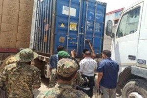 ضبط 3 حاويات أدوية مخالفة في لحج خلال حملة أمنية نوعية
