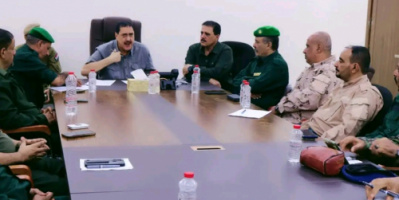 اللواء الشعيبي يترأس اجتماعًا أمنيًا لمناقشة جهود تعزيز أداء مراكز الشرطة بالعاصمة عدن