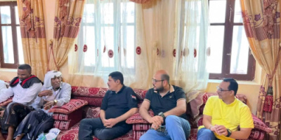 رئيس انتقالي حضرموت يقدّم واجب العزاء في وفاة العازف سمير سرور