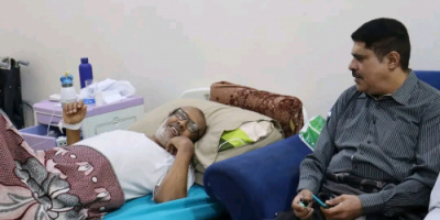 رئيس انتقالي حضرموت يطمئن على صحة المناضل أحمد العساني ويشيد بمواقفه النضالية