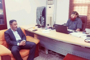 رئيس انتقالي أبين يتفقد مصنع الاسمنت بمديرية خنفر