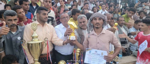 برعاية انتقالي حبيل جبر والسلطة المحلية بالمديرية.. تتويج فريق نمور صبب بطلًا لدوري الفقيد بالليل الفطيسي