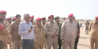 وفد عسكري رفيع يتفقد معسكر الشرطة العسكرية الجنوبية ويشيد بجاهزية قواته