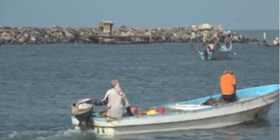 عودة 60 صياداً يمنياً إلى الخوخة بعد الإفراج عنهم من السجون الإريترية