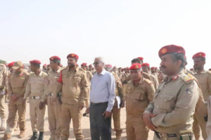 وفد عسكري رفيع يتفقد معسكر الشرطة العسكرية الجنوبية ويشيد بجاهزية قواته