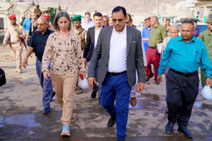 الوزير السقطري ووفد البنك الدولي يتفقدان مشروع إعادة تأهيل مركز الأنزال "الدوكيارد" بعدن