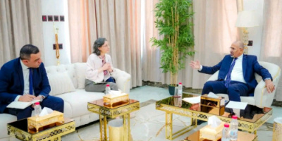 الرئيس الزُبيدي يبحث مع سفيرة فرنسا تطورات المشهد السياسي والاقتصادي في البلاد