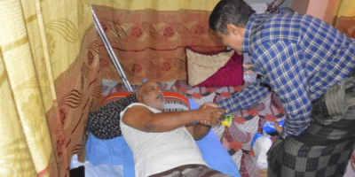 رئيس انتقالي حضرموت يطمئن على صحة المناضل خالد الصبيحي بالمكلا