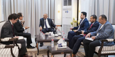 الرئيس الزُبيدي يناقش مع السفير الياباني سبل مضاعفة الدعم التنموي لبلادنا