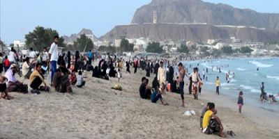 قوات خفر السواحل تحذّر من السباحة في سواحل عدن خلال موسم الرياح