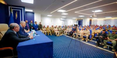 الرئيس الزُبيدي يرأس اجتماعاً موسعاً بالقادة العسكريين والأمنيين الجنوبيين