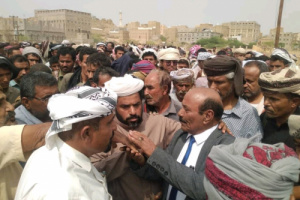 رئيس انتقالي شبوة ينجح في عقد صلح قبلي في المصينعة