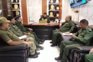العميد الشوحطي في لقاء أمني موسّع بلحج: الأقلام المأجورة لن تُثنينا.. والعمل الأمني يبدأ بالأخلاق وينتهي بخدمة الإنسان