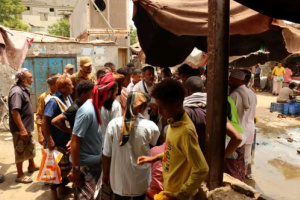 انتقالي أبين يتفقد سوق حراج الأسماك بمدينة زنجبار