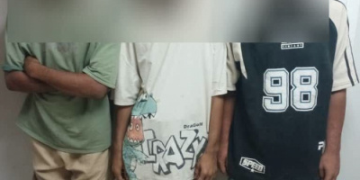 أمن العاصمة عدن يلقي القبض على عصابة متورطة بسرقة بطاريات المركبات في المنصورة